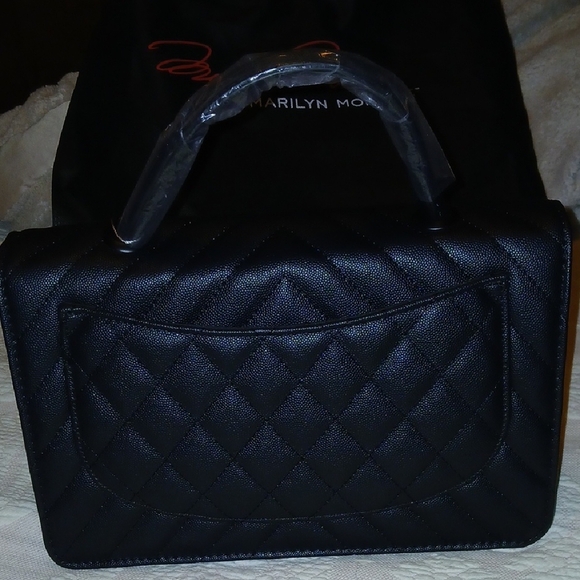 Marilyn Monroe Black Quilted Shoulder Bag with Magnetic Flap Closure - Picture 8 of 9